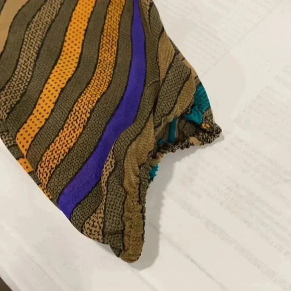 Miss Tina cold shoulder blouse - Picture 7 of 7